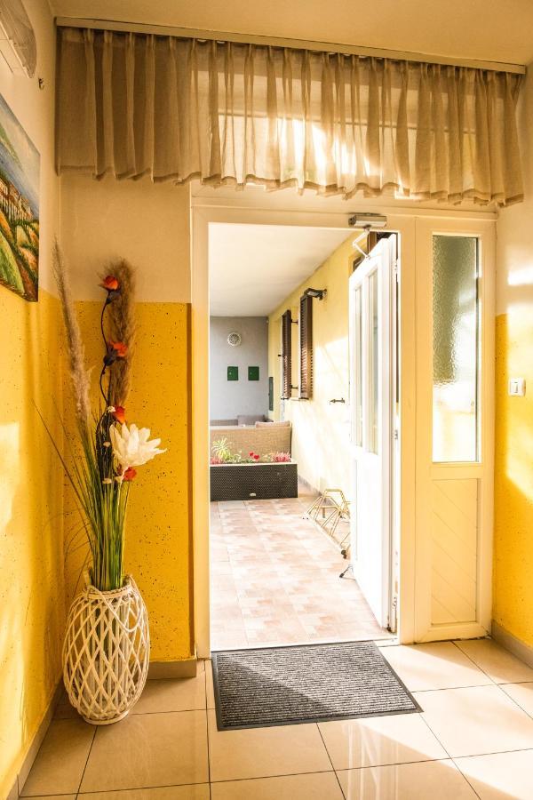 Garni Hotel Keltika อิซอลา ภายนอก รูปภาพ