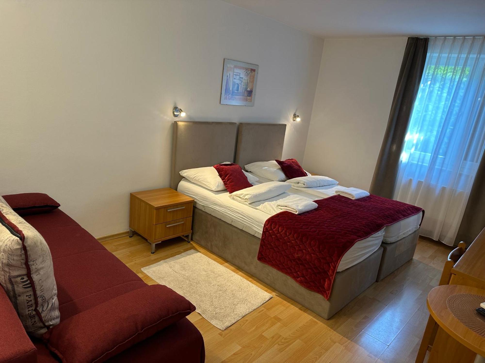 Garni Hotel Keltika อิซอลา ภายนอก รูปภาพ