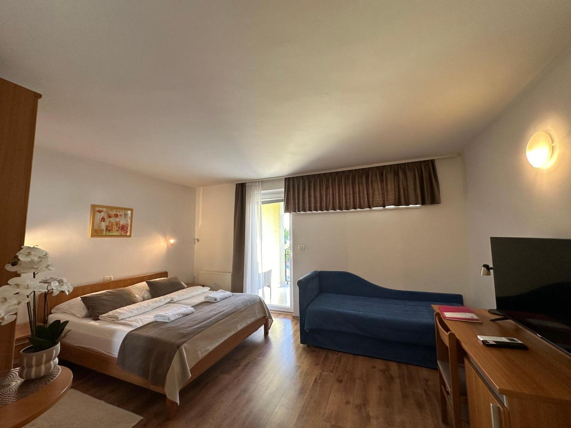 Garni Hotel Keltika อิซอลา ภายนอก รูปภาพ