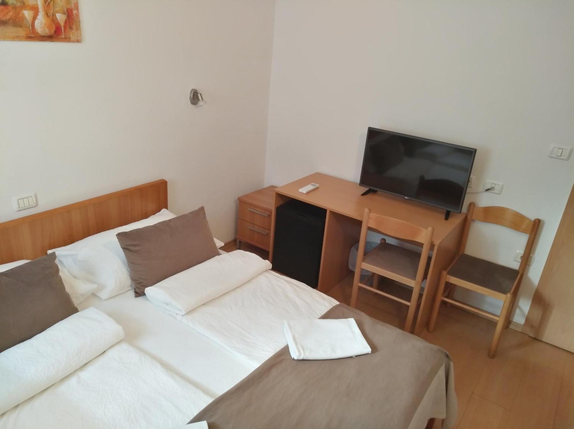 Garni Hotel Keltika อิซอลา ภายนอก รูปภาพ