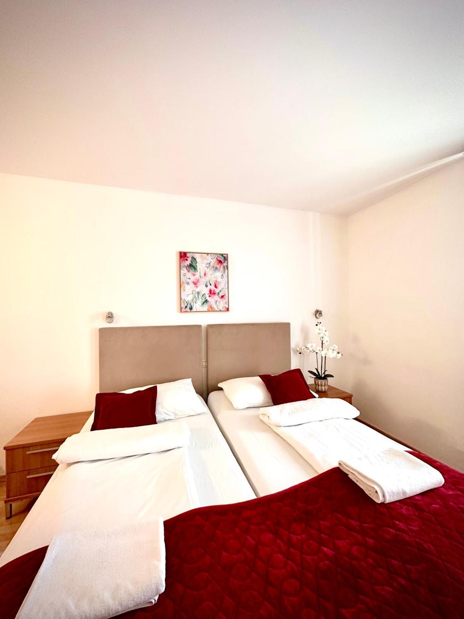 Garni Hotel Keltika อิซอลา ภายนอก รูปภาพ