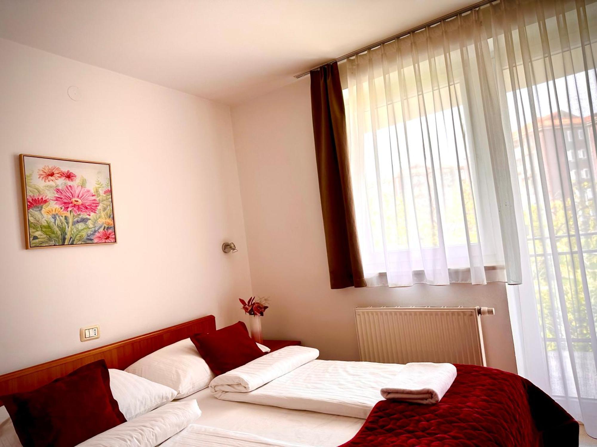 Garni Hotel Keltika อิซอลา ภายนอก รูปภาพ