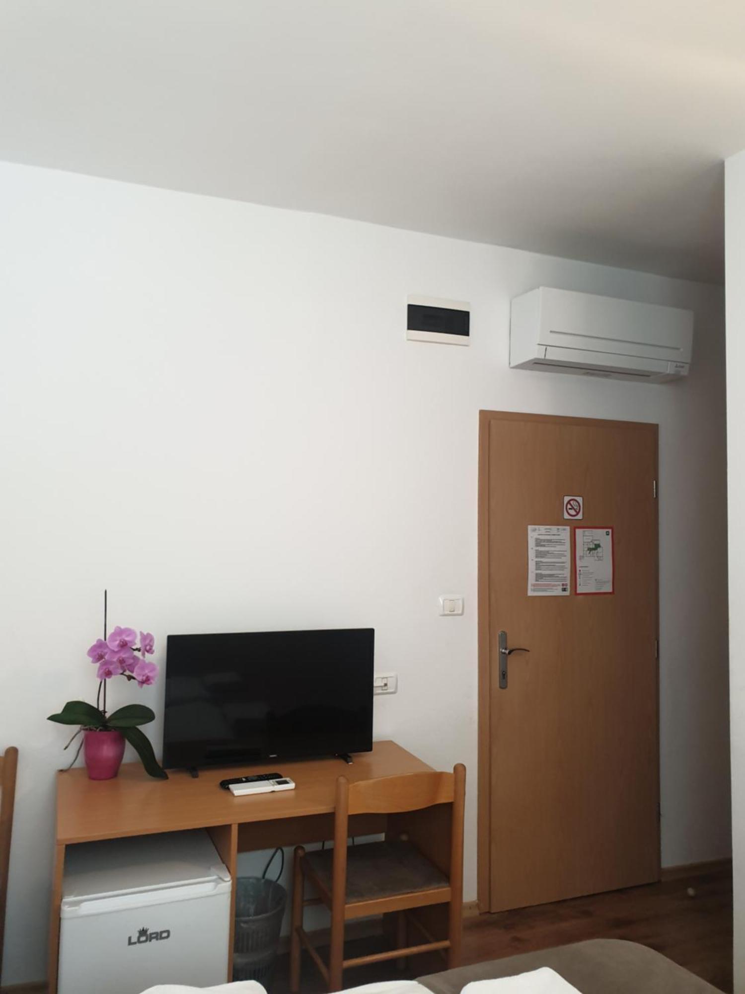 Garni Hotel Keltika อิซอลา ภายนอก รูปภาพ