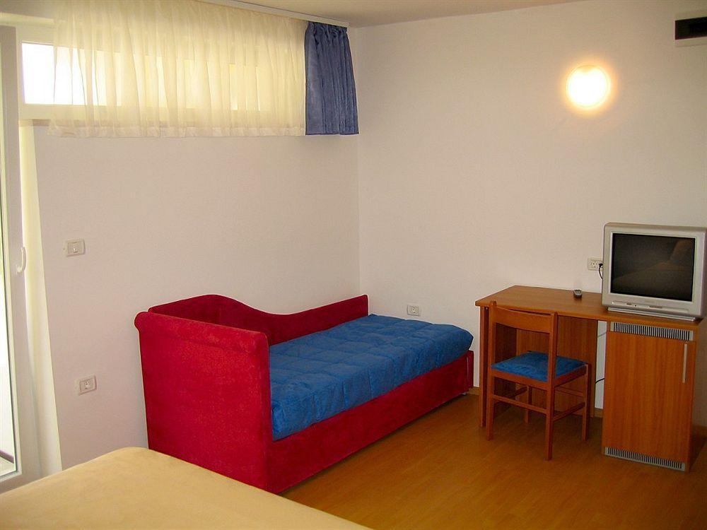 Garni Hotel Keltika อิซอลา ภายนอก รูปภาพ